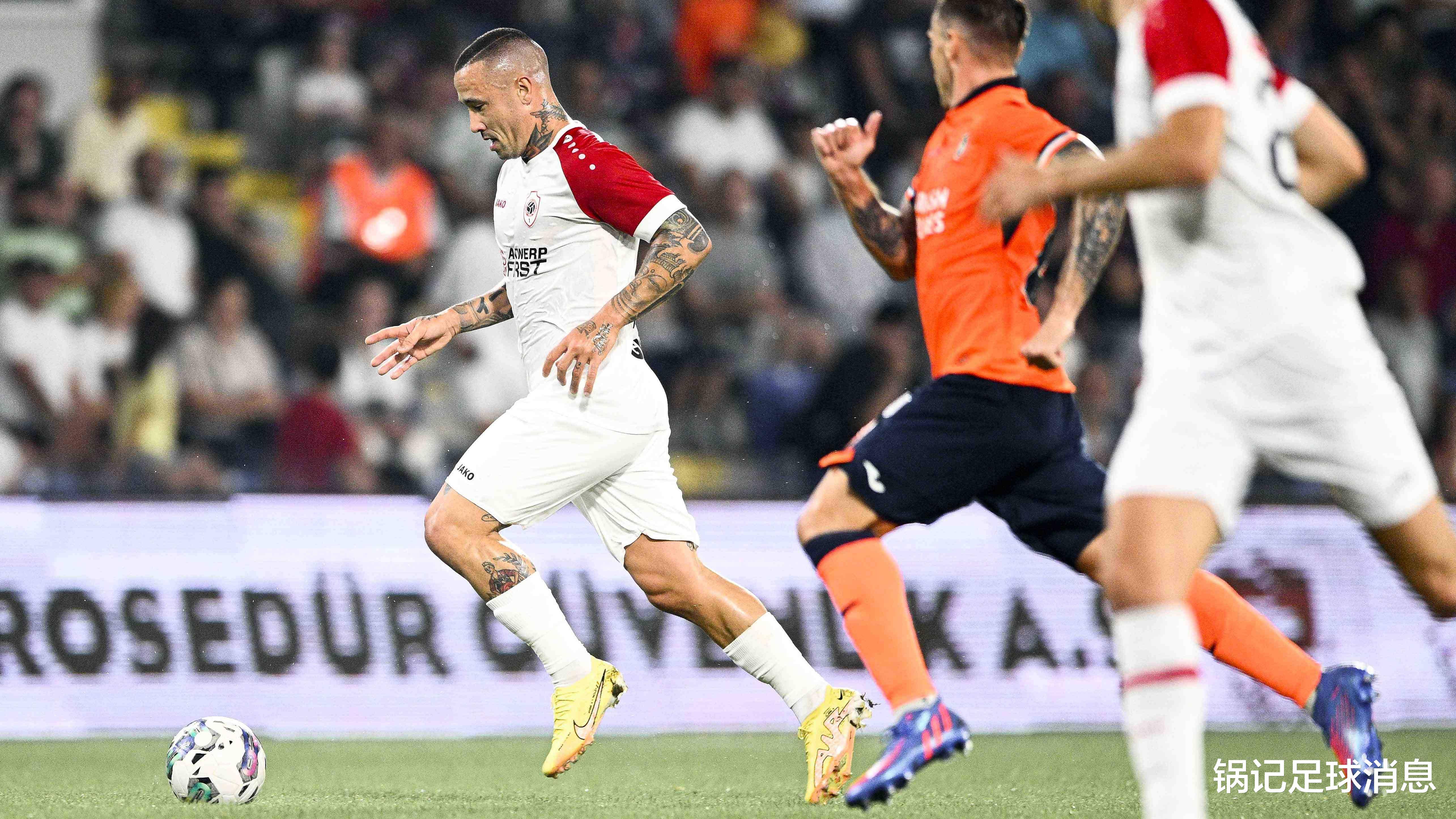 九游体育下载-关于转会期瓦伦西亚手感冰凉——荷甲节点到来；球迷炸锅；控场能力受关注的信息