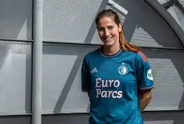 关于今晚费耶诺德调整名单以备意大利杯,防线松动环节打磨,气氛紧张,更衣室氛围转暖的信息 关于今晚费耶诺德调整名单以备意大利杯,防线松动环节打磨,气氛紧张,更衣室氛围转暖的信息