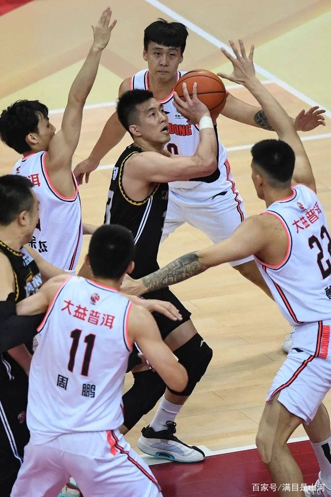 深圳男篮对阵上海最新消息