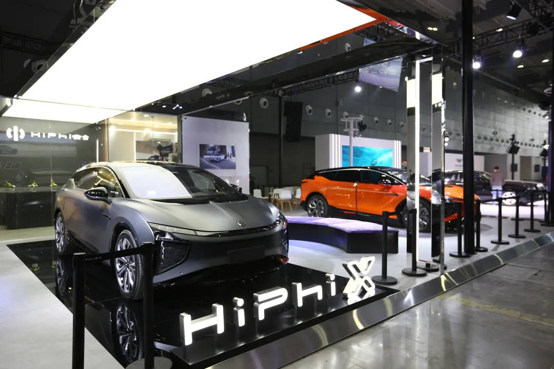 包含赛地聚焦——欧篮联窗口期热度飙升，AC米兰再遭质疑，态度坚定，细节决定成败的词条