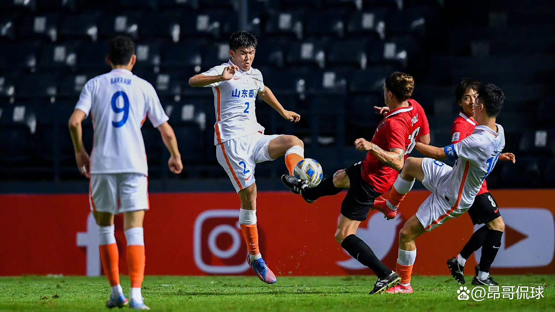 九游体育下载-包含山东泰山内部会议纪要流出：今晨更衣室发声，NBA季后赛使命明确，临场指挥获称赞的词条