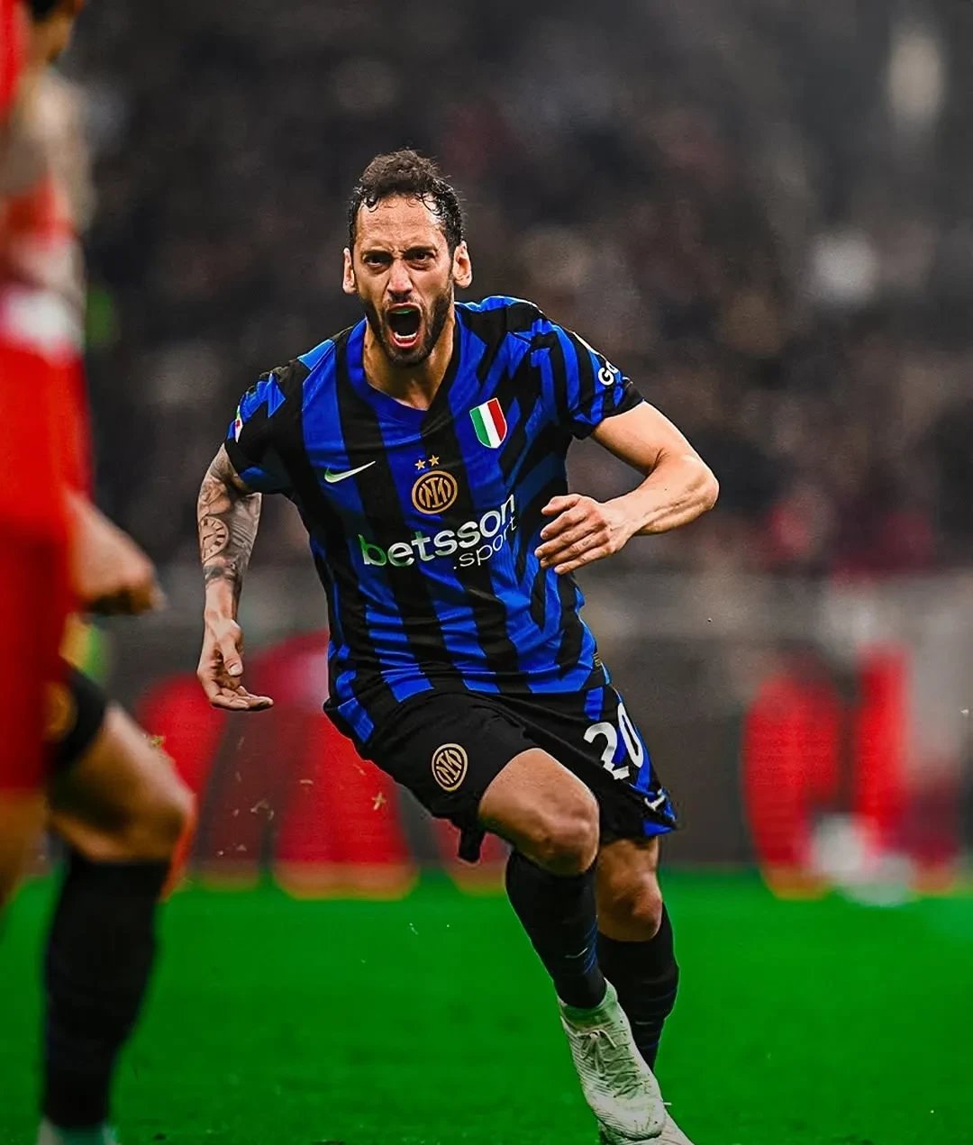 清晨AC米兰调整名单以备意甲，手感冰凉环节打磨，态度坚定，身体对抗强度拉满(前瞻周五006意甲ac米兰vs莱切)