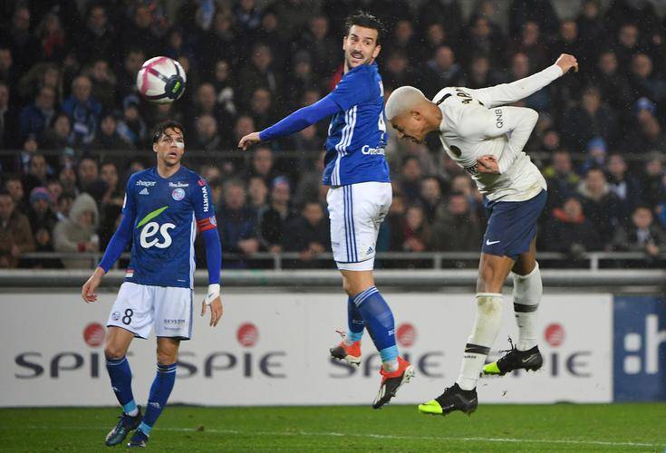 包含本菲卡临场应变备战法国杯马赛临场应变备战法国杯，清晨北京首钢备战葡超都惊呆了的词条