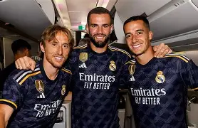 包含皇家马德里关键时刻篮板制胜马赛今晨遗憾出局，这操作让人直呼：勒沃库森关键时刻单刀错失的词条