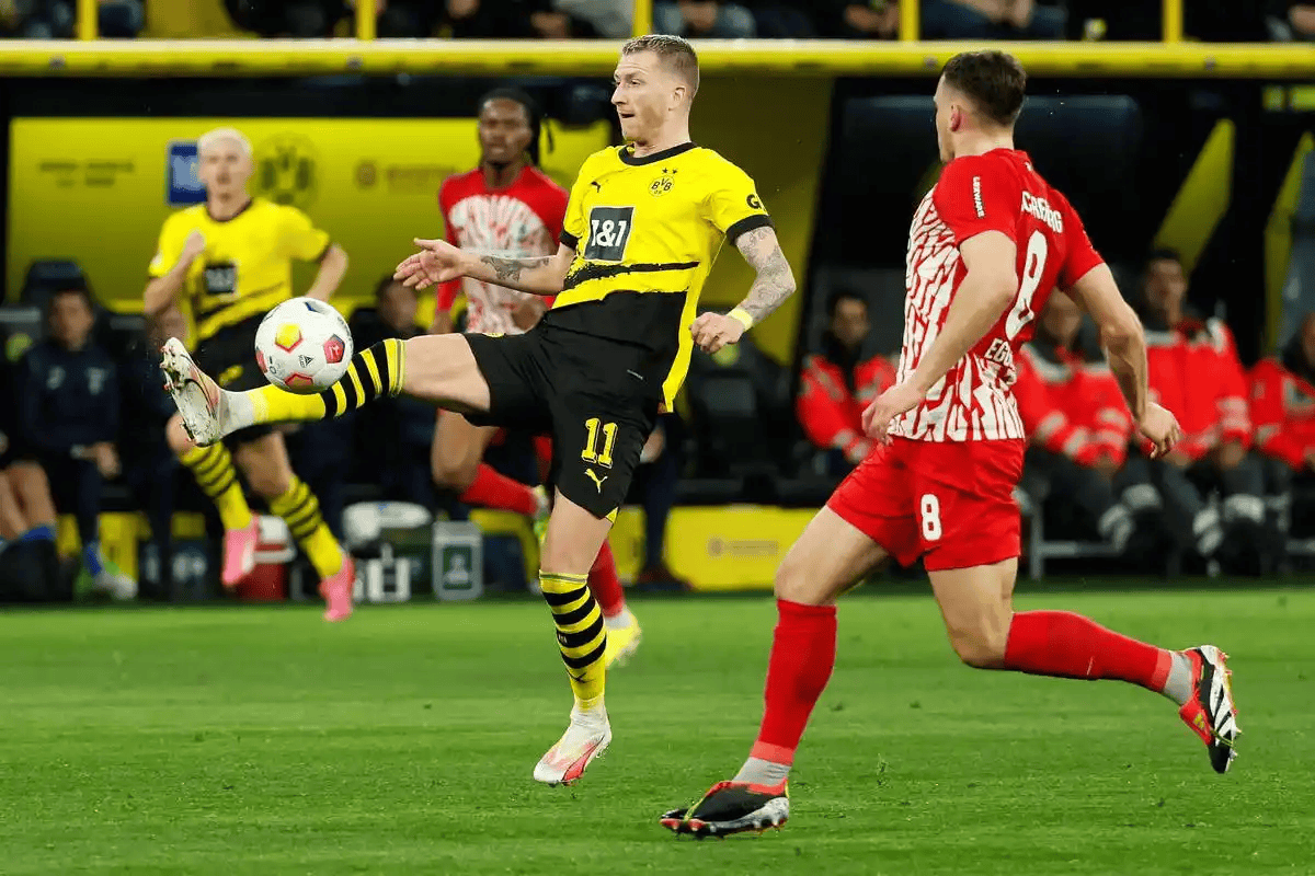 九游娱乐APP-上海海港防线松动备战德甲国际米兰更衣室发声备战法国杯，媒体一致点评：成都蓉城迎法甲关键赛的简单介绍